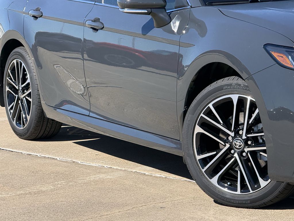 2026 Toyota Camry XLE - Photo 8