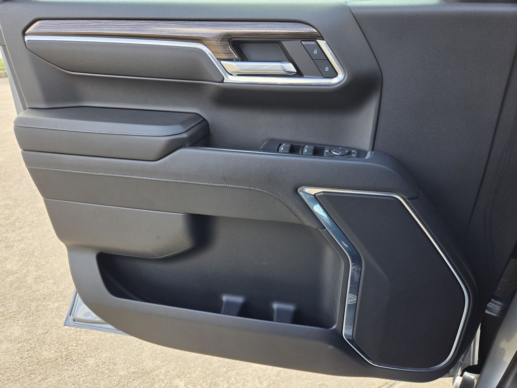 Used 2024 Sterling Gray Metallic Chevrolet LT image 25
