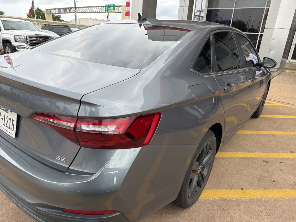 3VW7M7BU7RM057170