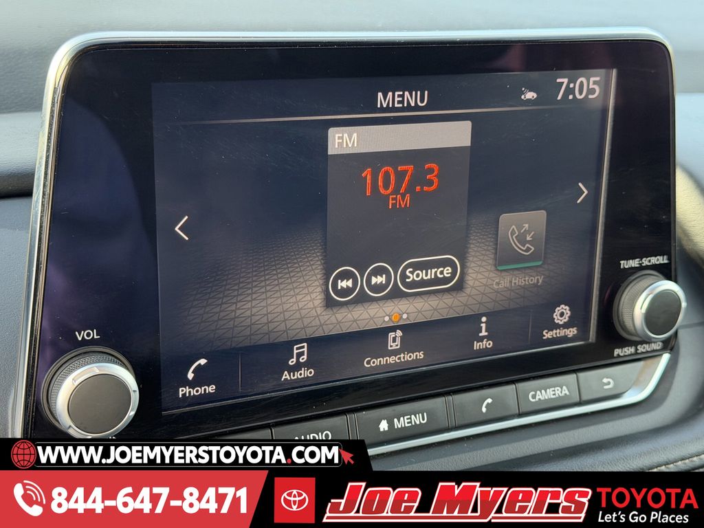 Used 2025 Super Black Nissan SV image 17