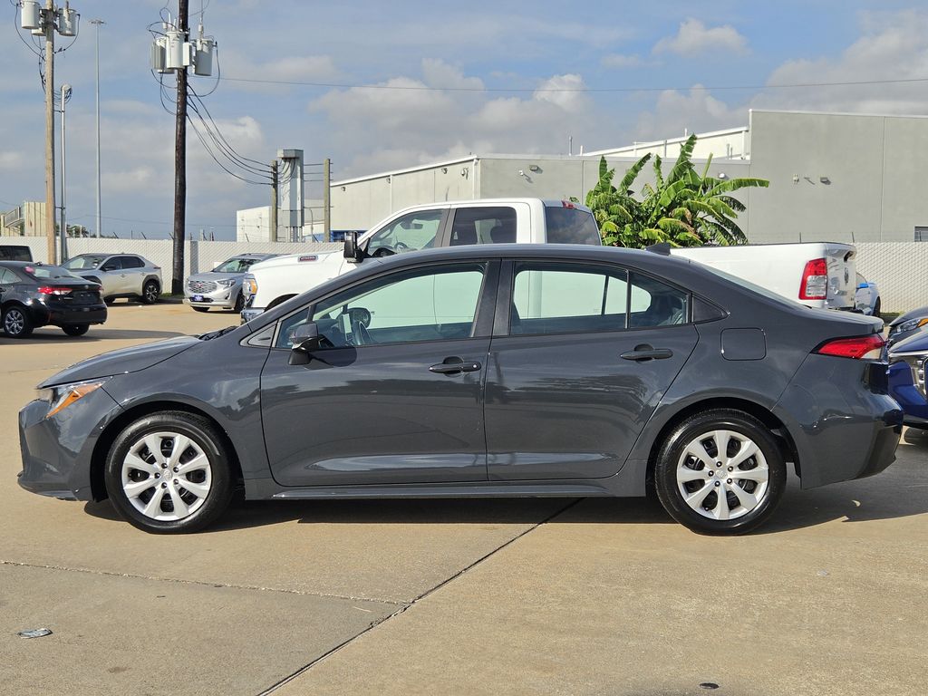 Used 2025 Underground Toyota LE image 6