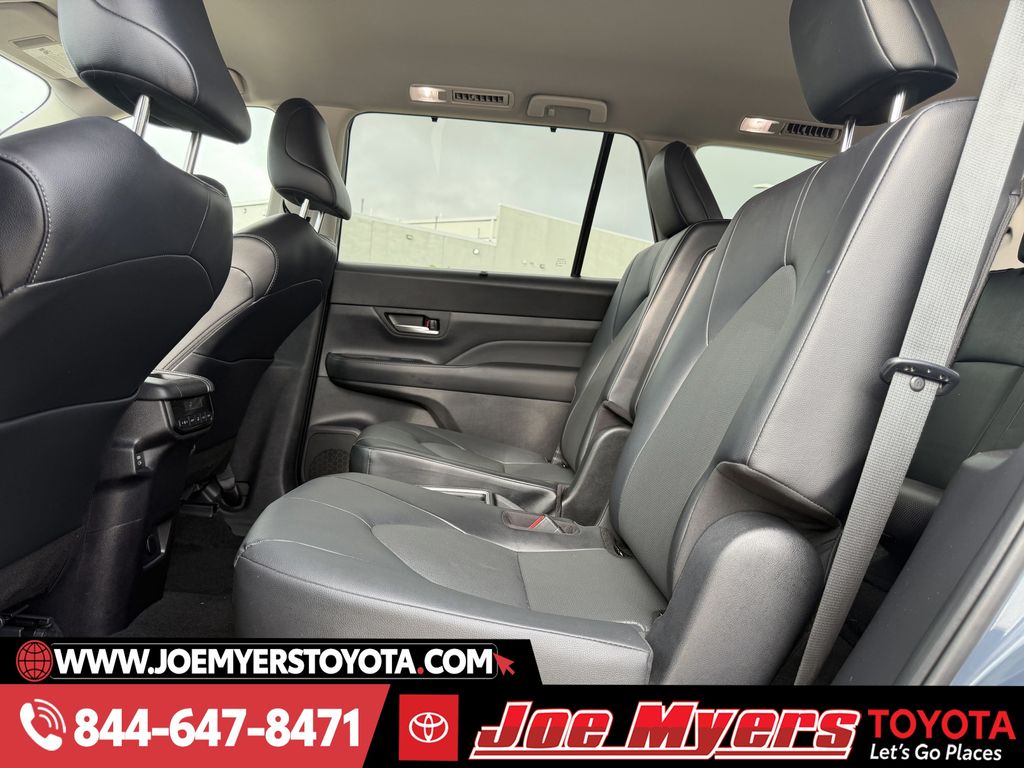 Used 2025 Storm Cloud Toyota XLE image 29