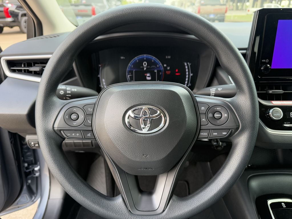 2026 Toyota Corolla LE - Photo 11