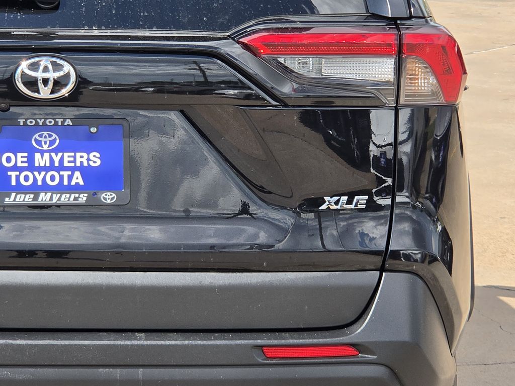 Used 2025 Midnight Black Metallic Toyota XLE image 9