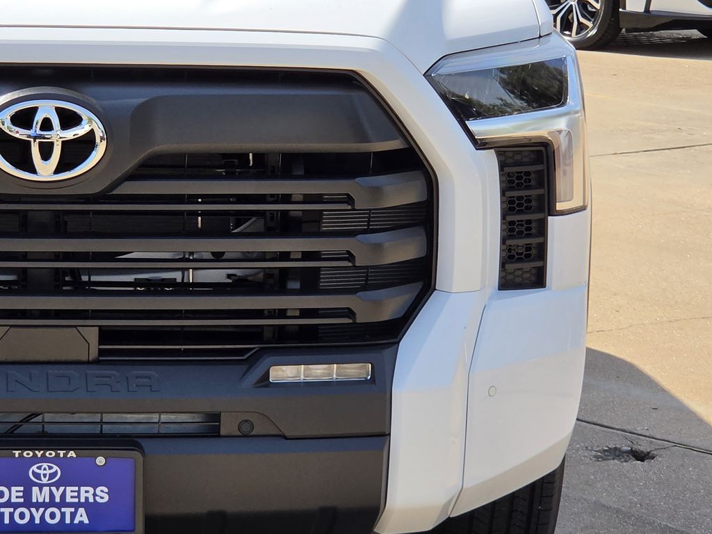 New 2026 Ice Cap Toyota SR5 image 4