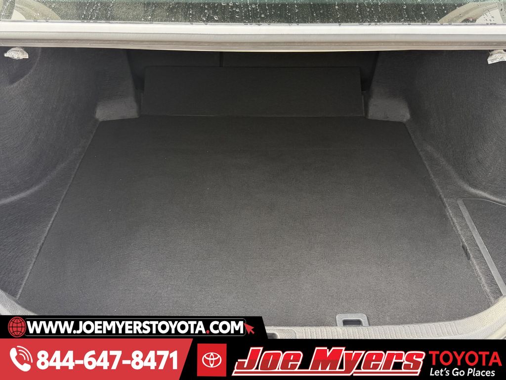 Used 2025 Ice Cap Toyota LE image 29