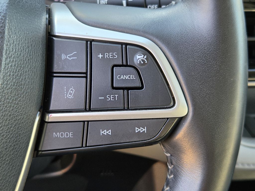 Used 2022 Moon Dust Toyota XLE image 23