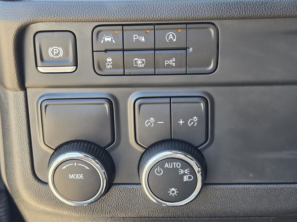 Used 2025 Black Chevrolet LT image 24