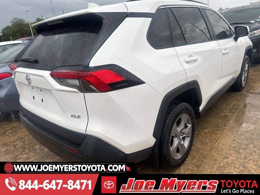 Certified Used 2025 Ice Cap Toyota XLE image 5