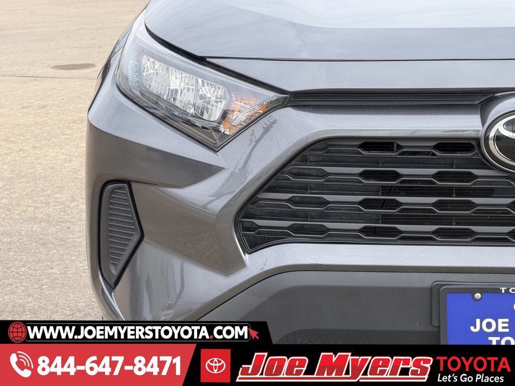 Used 2022 Magnetic Gray Metallic Toyota LE image 5