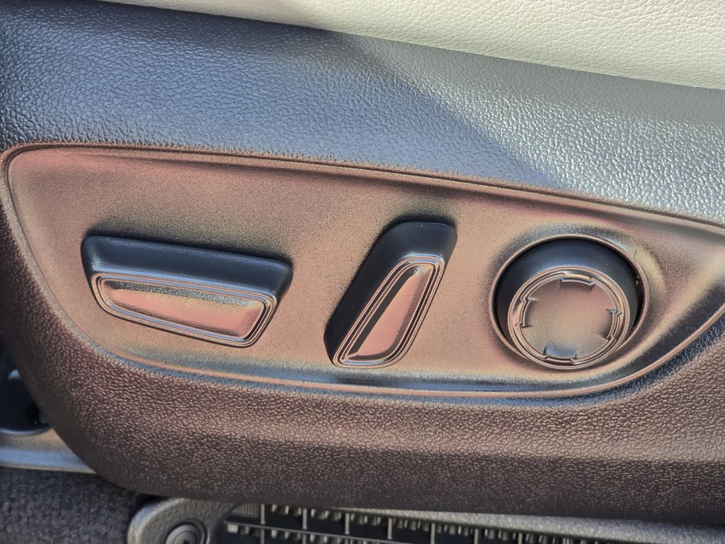 Used 2025 Pearl Toyota XLE image 30