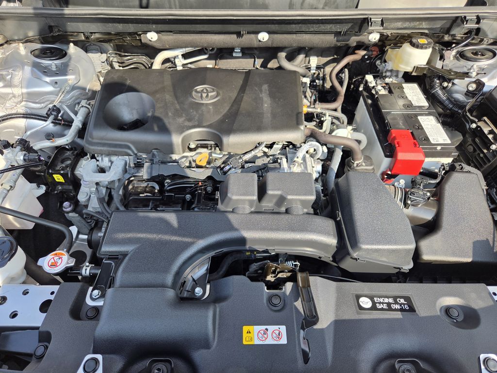 Used 2025 Silver Sky Metallic Toyota XLE image 31