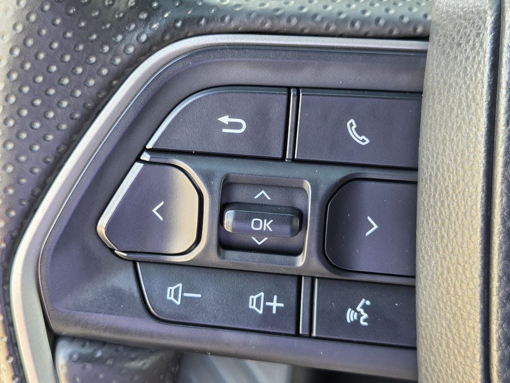 Used 2025 Silver Toyota SR5 image 23