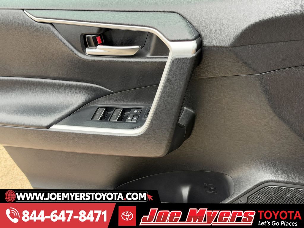 Used 2022 Midnight Black Metallic Toyota XLE image 26