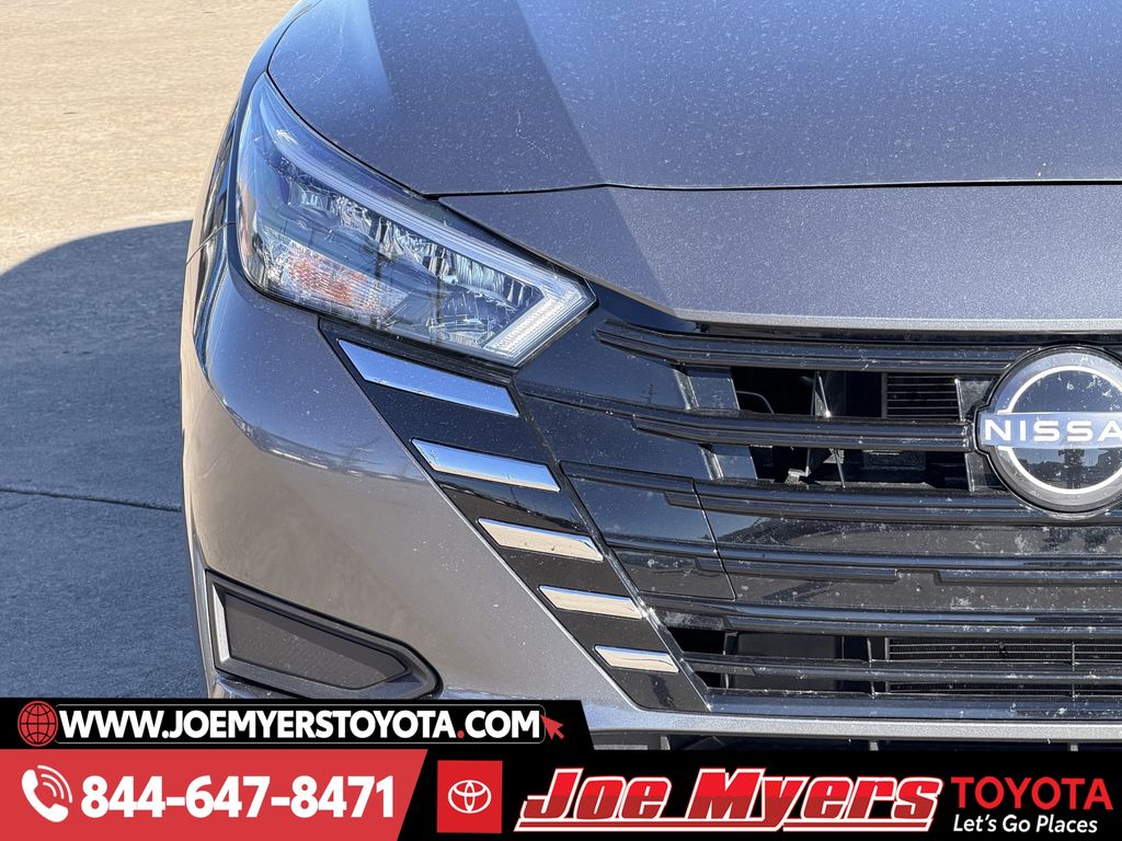 Used 2025 Gun Metallic Nissan 1.6 SV image 5