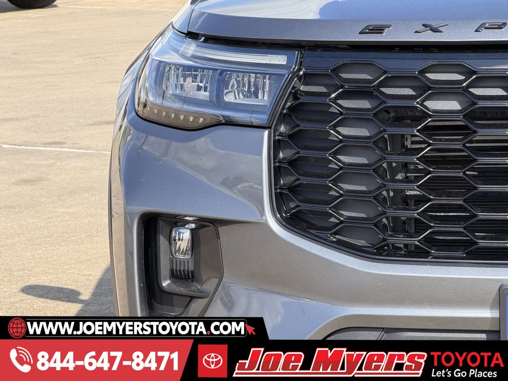 Used 2025 Gray Metallic Ford ST-Line image 5