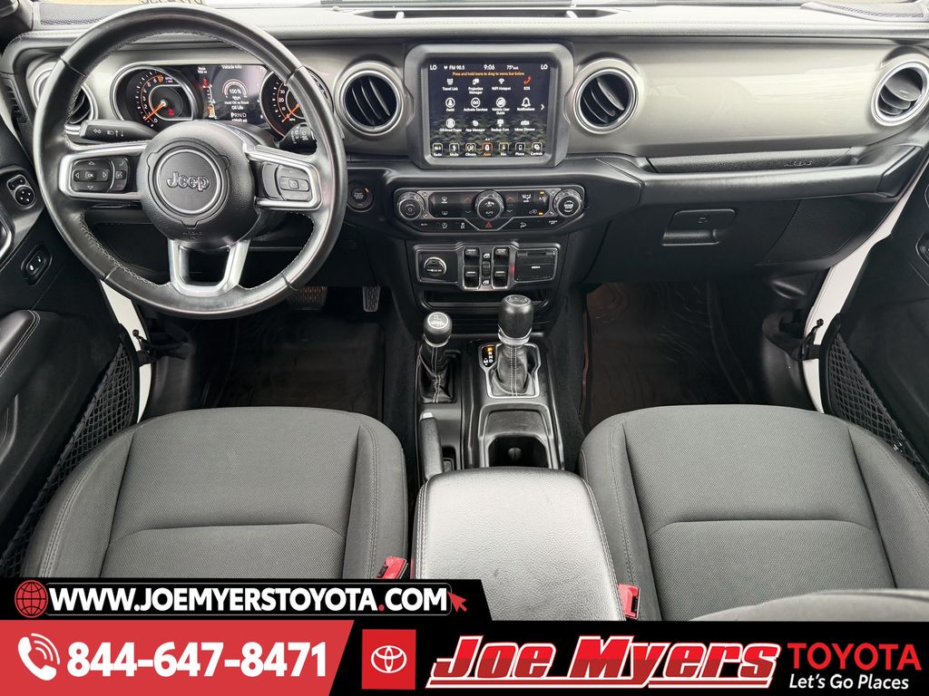 Used 2018 Bright White Clearcoat Jeep Unlimited Sahara image 12