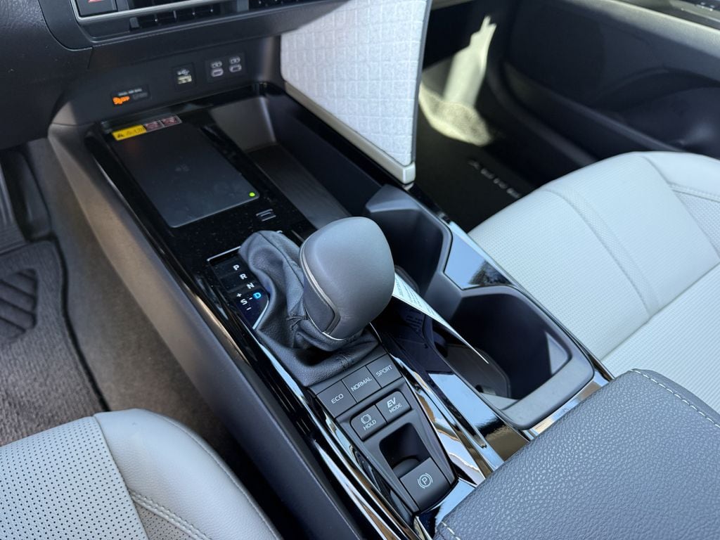 2026 Toyota Camry XLE - Photo 14