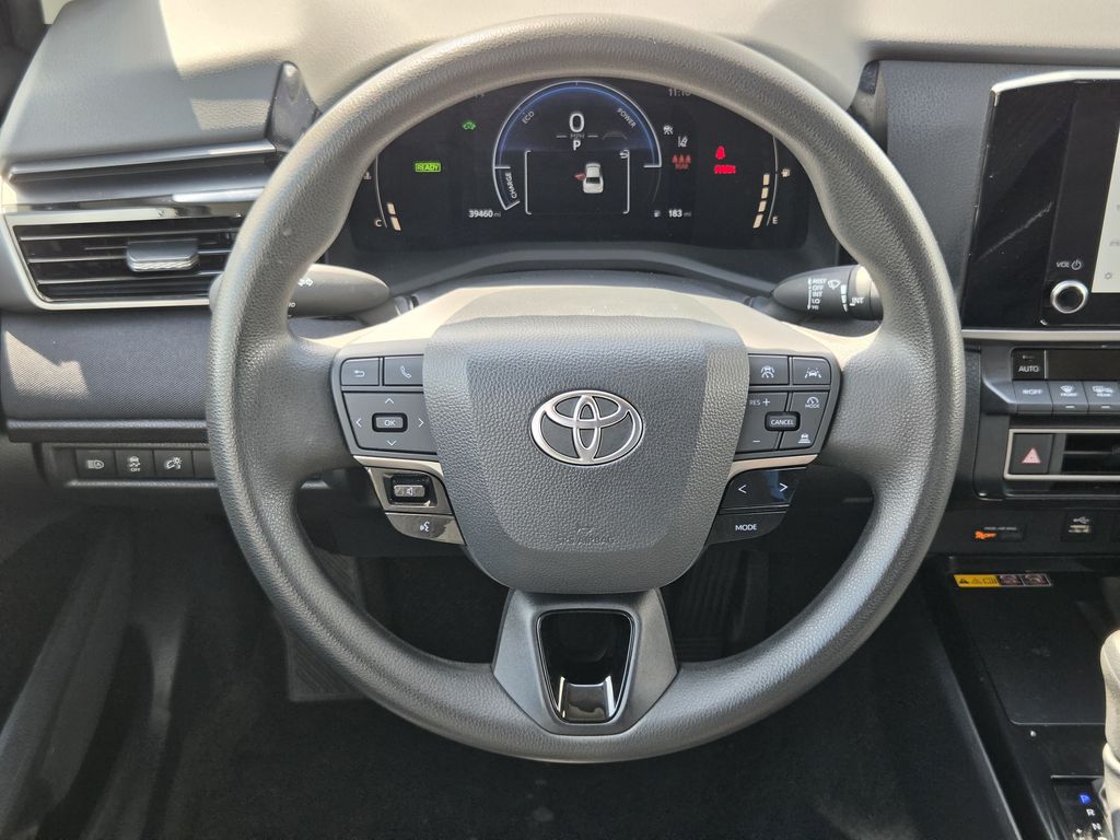 Used 2025 Ice Toyota LE image 15