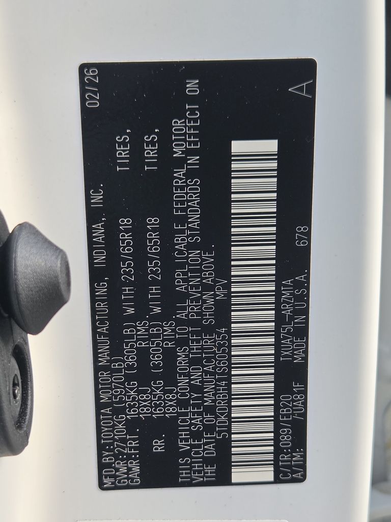 Used 2026 Pearl Toyota XLE image 33