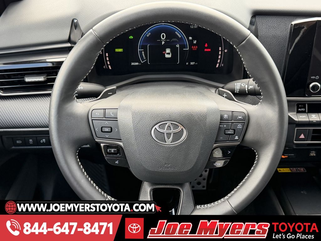 Used 2025 Ice Cap Toyota SE image 15