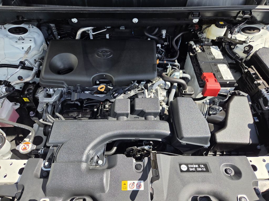 Used 2025 Ice Toyota XLE image 31