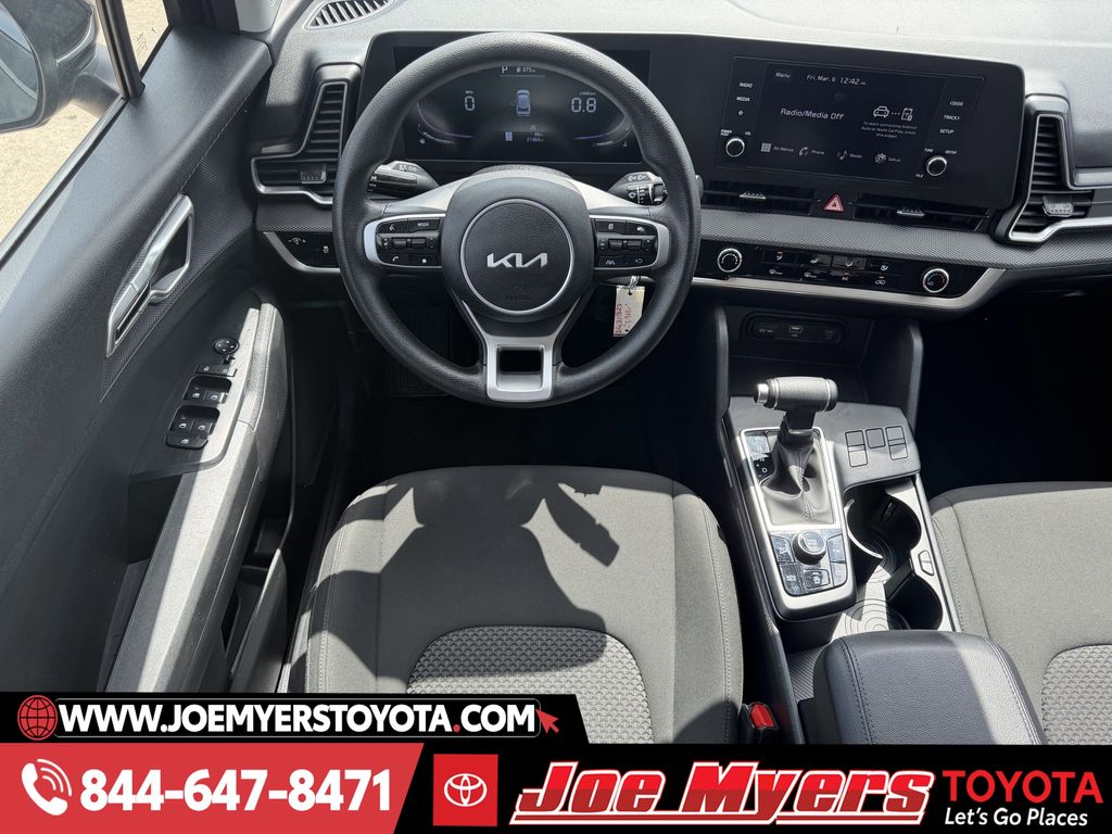 Used 2025 Ebony Black Kia LX image 13