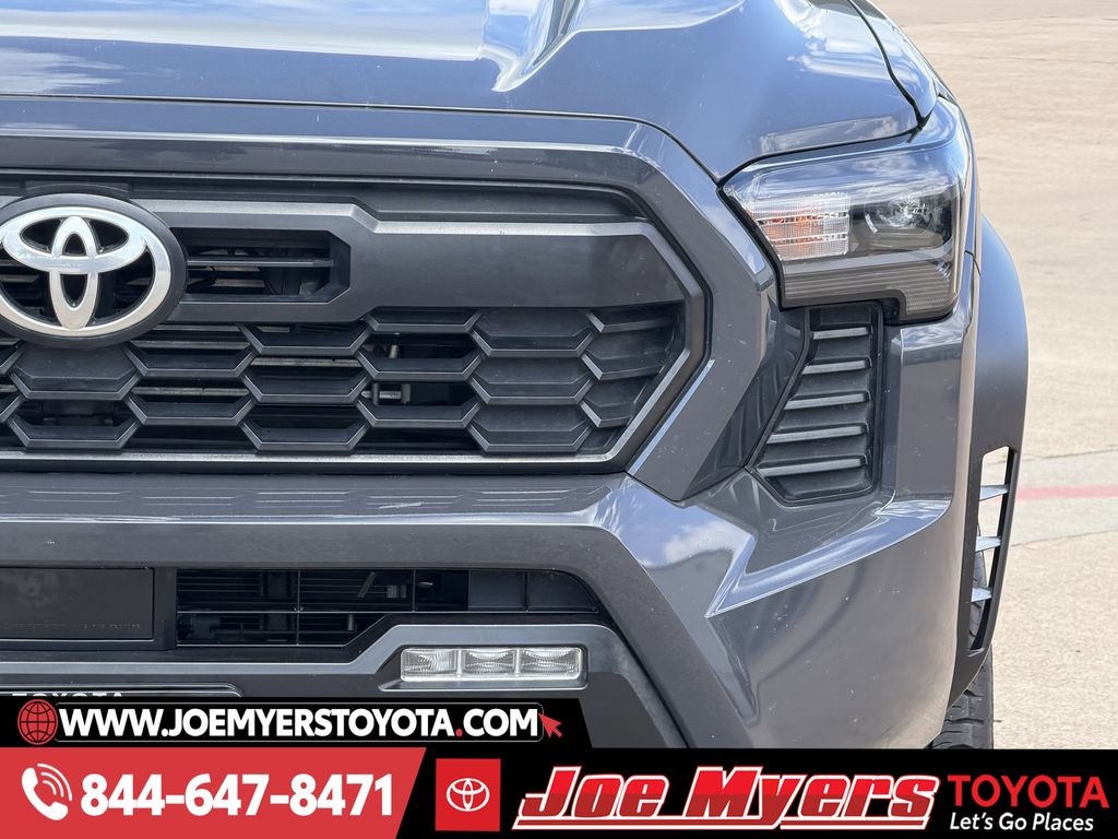 Used 2025 Underground Toyota SR5 image 4