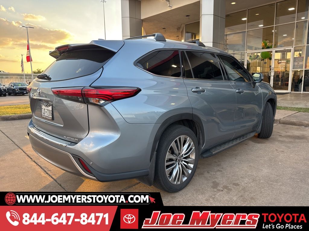 Used 2023 Moon Dust Toyota Platinum image 4