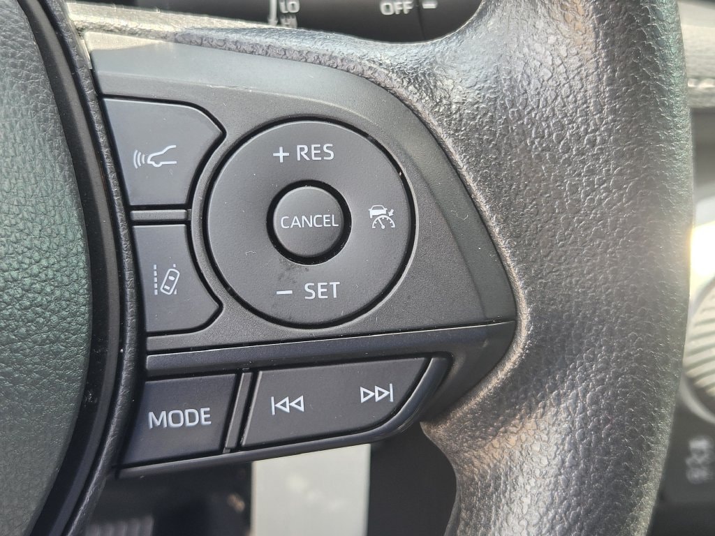 Used 2024 Ice Toyota LE image 22