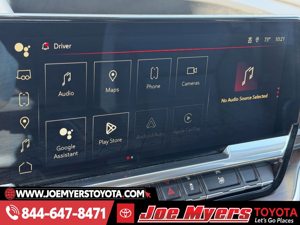 Used 2025 Summit White GMC SLT image 18