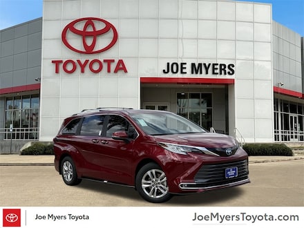 2025 Toyota Sienna Limited 7 Passenger Van Passenger Van