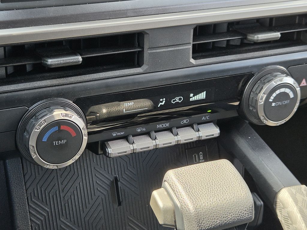 Used 2025 Ice Toyota SR5 image 19