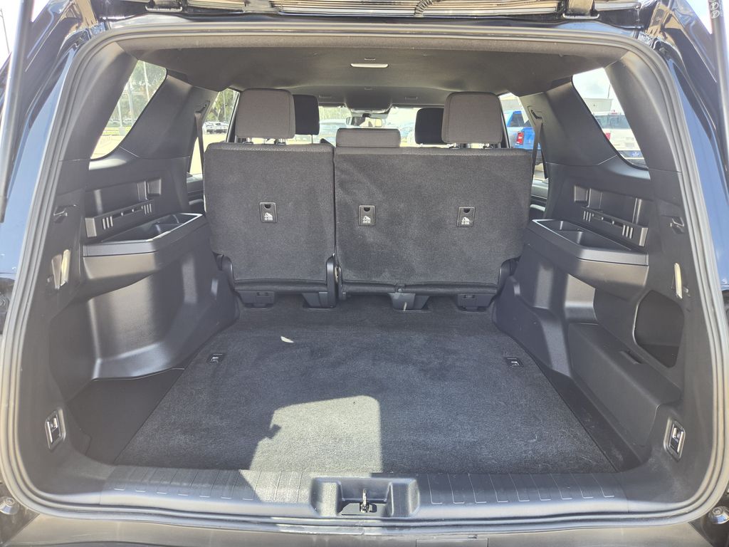 Used 2025 Silver Toyota SR5 image 28