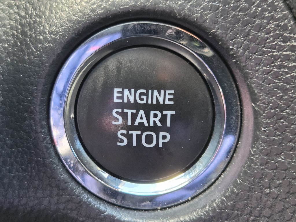 Used 2025 Ice Toyota XLE image 22