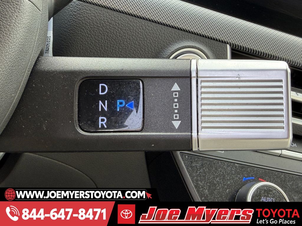 Used 2025 Aero Silver Hyundai SEL image 20