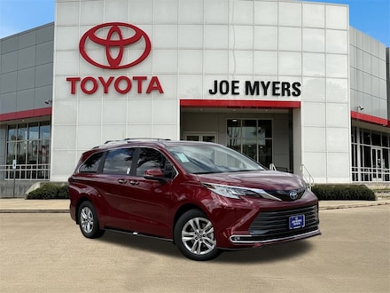 2025 Toyota Sienna Limited 7 Passenger Van Passenger Van
