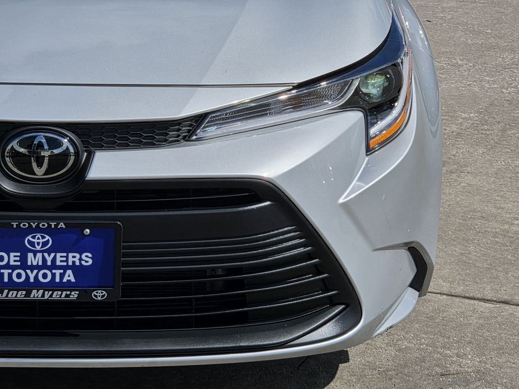 Used 2026 Classic Silver Metallic Toyota LE image 4