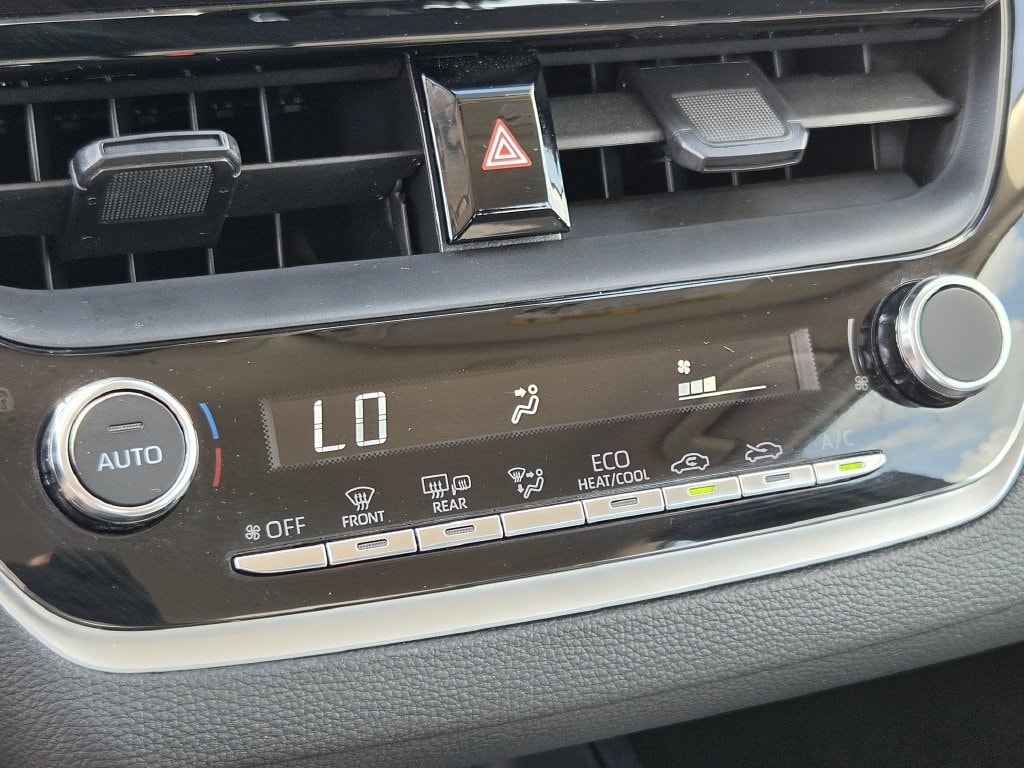 Used 2026 Pearl Toyota LE image 20