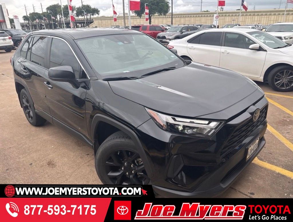 2024 Toyota RAV4 LE FWD's photo