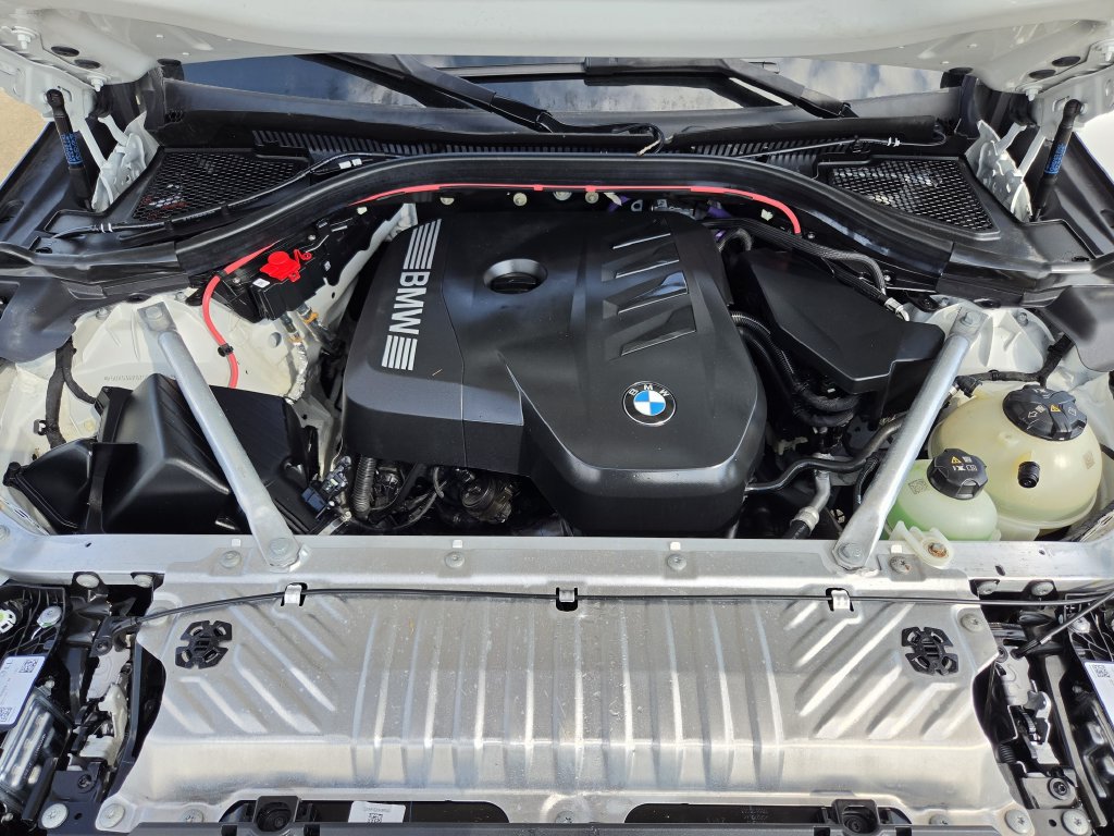 Used 2025 Alpine White BMW 30 xDrive image 30