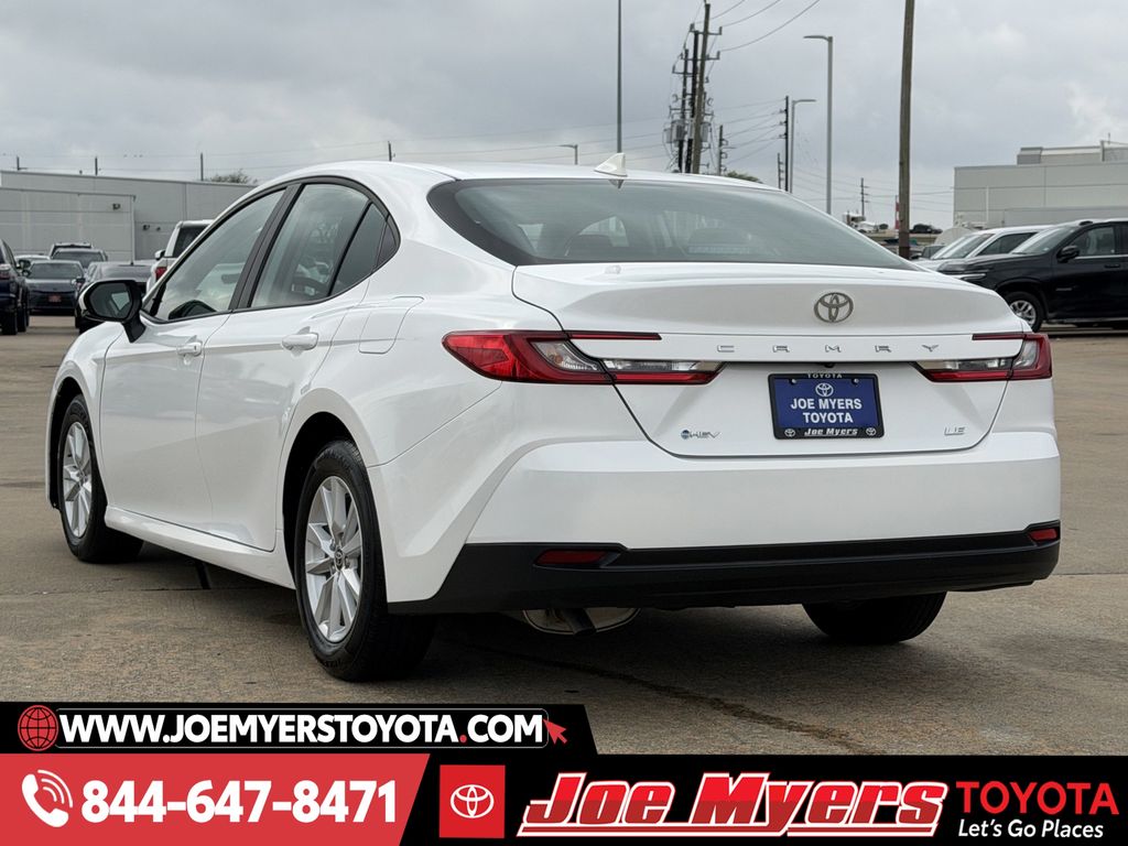 Used 2025 Ice Cap Toyota LE image 7