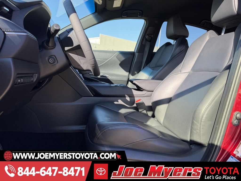 Used 2022 Ruby Flare Pearl Toyota XLE image 27