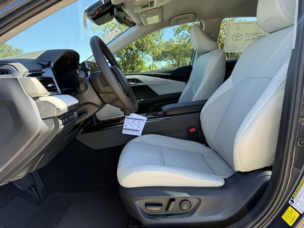 2026 Toyota Camry XLE - Photo 17