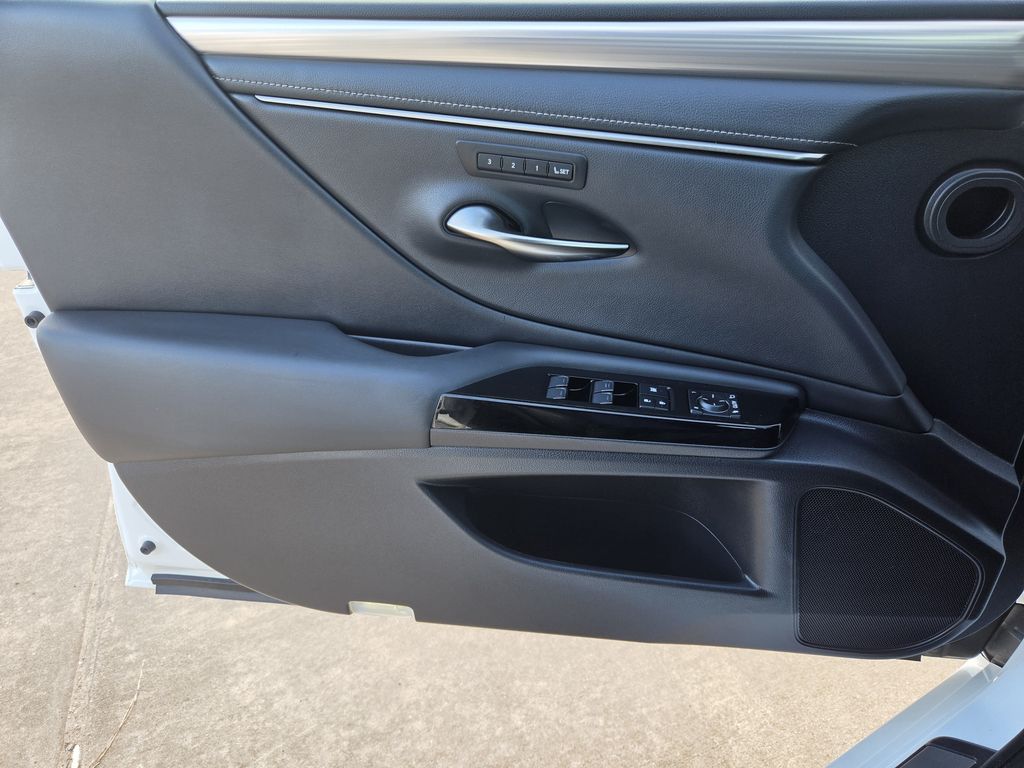 Used 2023 Ultra White Lexus 350 F Sport image 25