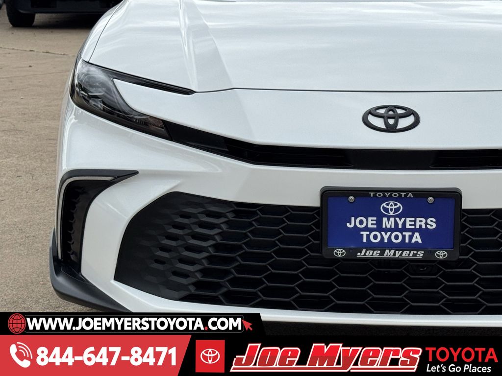 New 2026 Ice Cap Toyota SE image 5