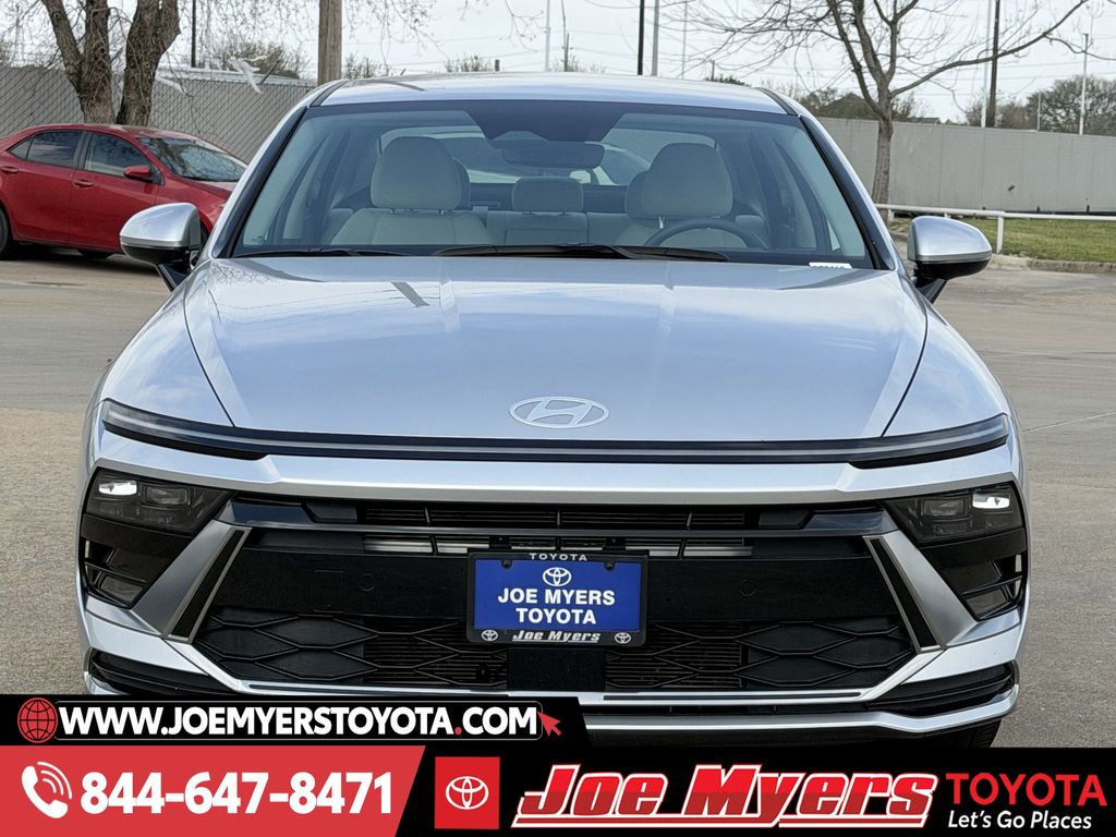 Used 2025 Aero Silver Hyundai SEL image 3