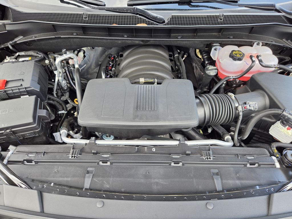 Used 2026 Black Chevrolet Z71 image 31