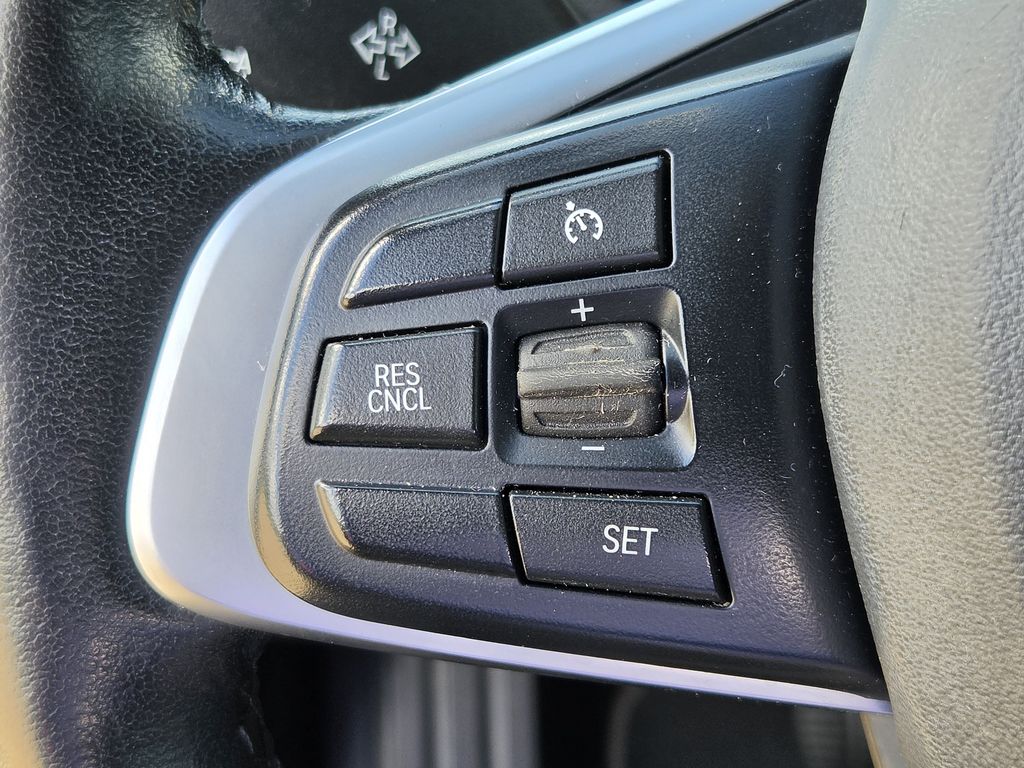 Used 2022 Jet Black BMW sDrive28i image 23