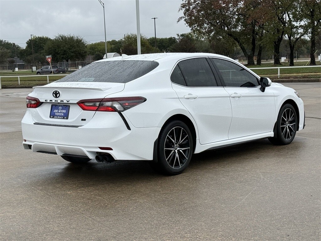 2024 Toyota Camry SE photo 4